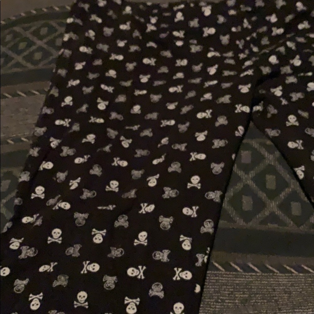 Skull shorts